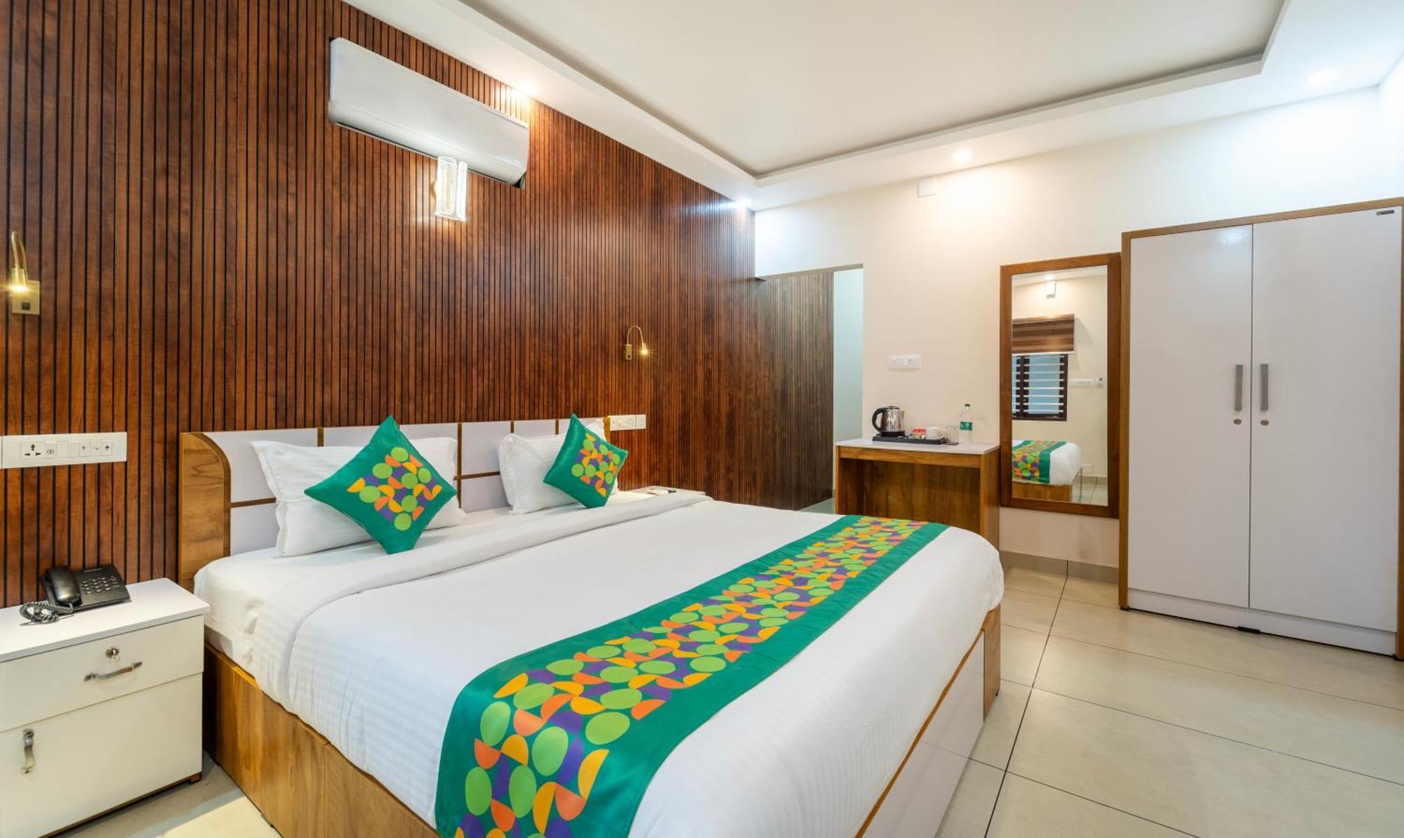Hotel Treebo Thoduvas Star Plaza Cochin Airport Nedumbassery Exterior foto